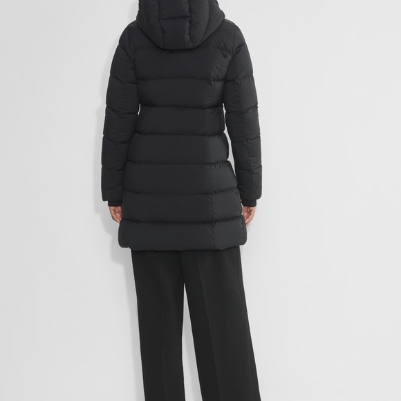 Aritzia THE SUPERSNUG PUFFER MID 
- size large
-color black - Picture 3 of 13